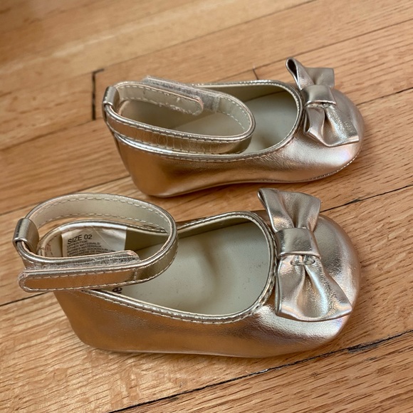 Two pairs of Baby Girl Shoes Gold - Picture 4 of 9